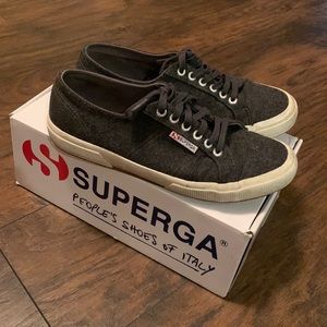 Superga Mens size 8 1/2 ladies size 10 charcoal shoes